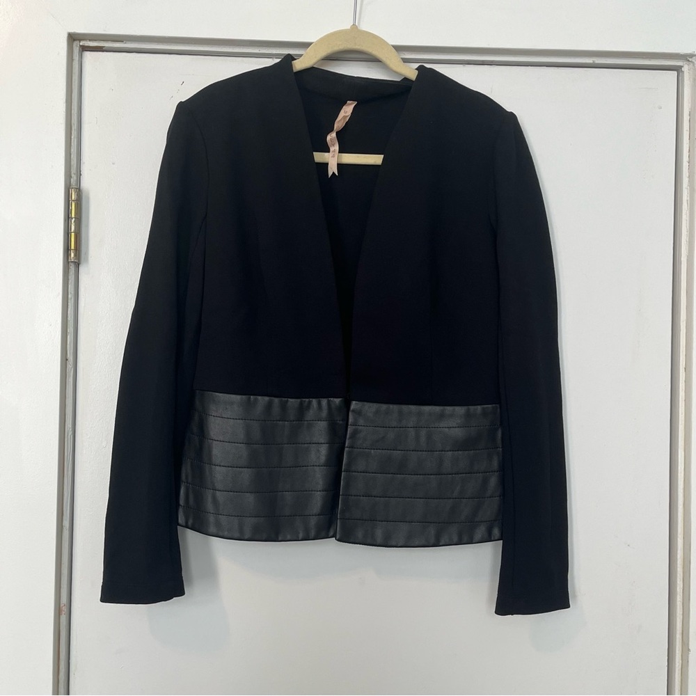 Bailey 44 Black Blazer with Quilted Leather Panels women’s size medium